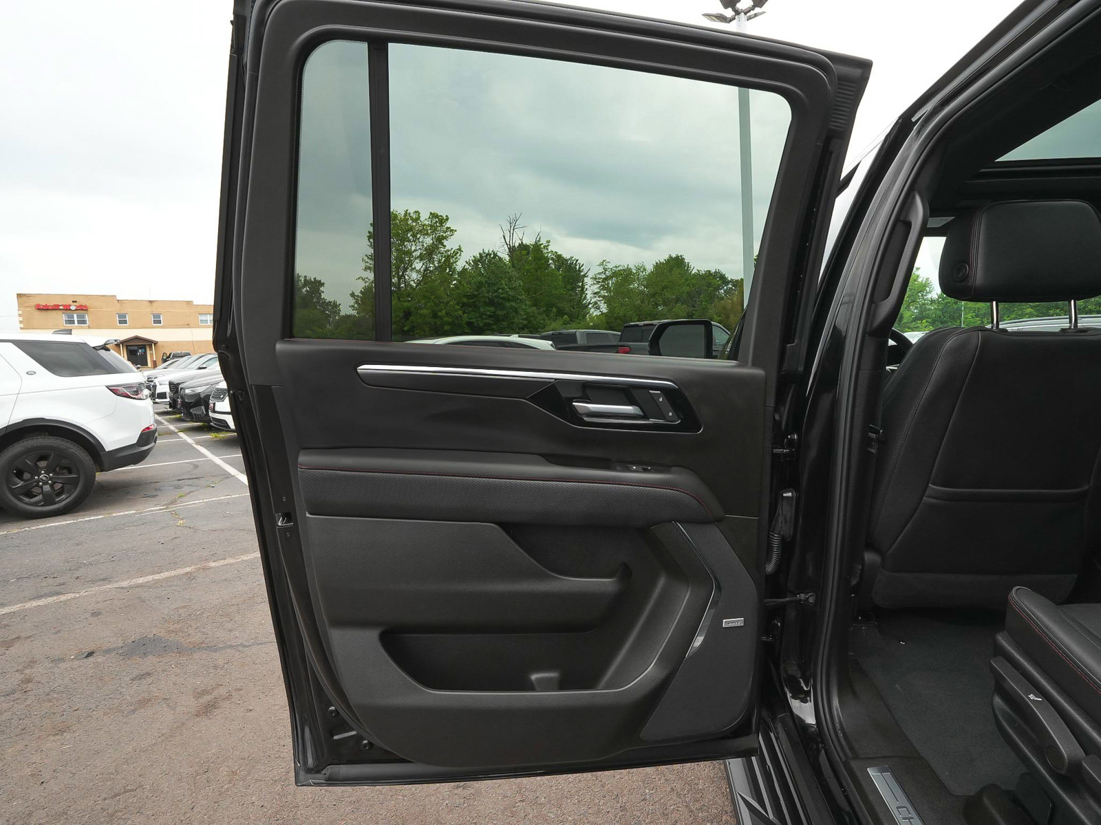 Used 2026 Chevrolet Suburban RST w/ RST Capability Package AWD/4WD image 13