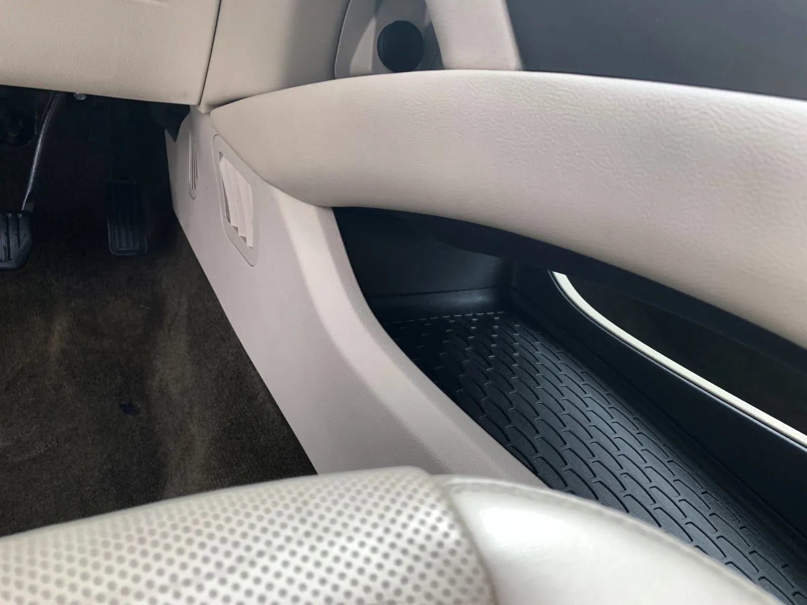 Used 2018 Lincoln MKX Reserve w/ Driver Assistance Package FWD image 18