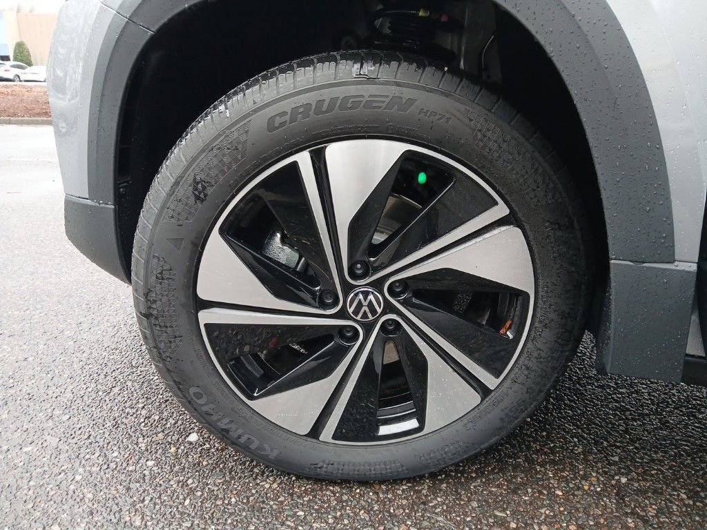 New 2025 Volkswagen Taos SE image 26
