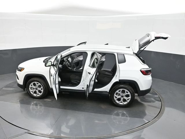 Used 2025 Jeep Compass Sport image 48