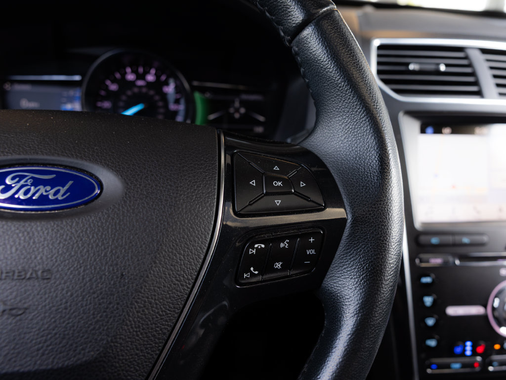 Used 2018 Ford Explorer Limited AWD/4WD image 15