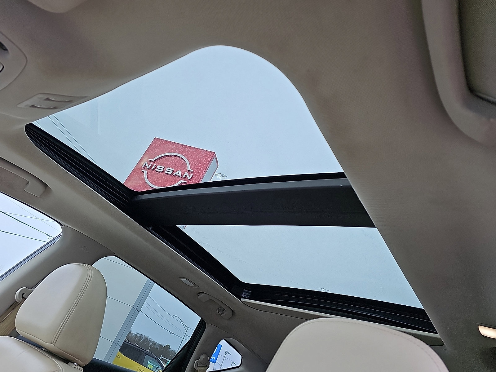 Used 2019 Nissan Murano Platinum w/ Cargo Package image 15