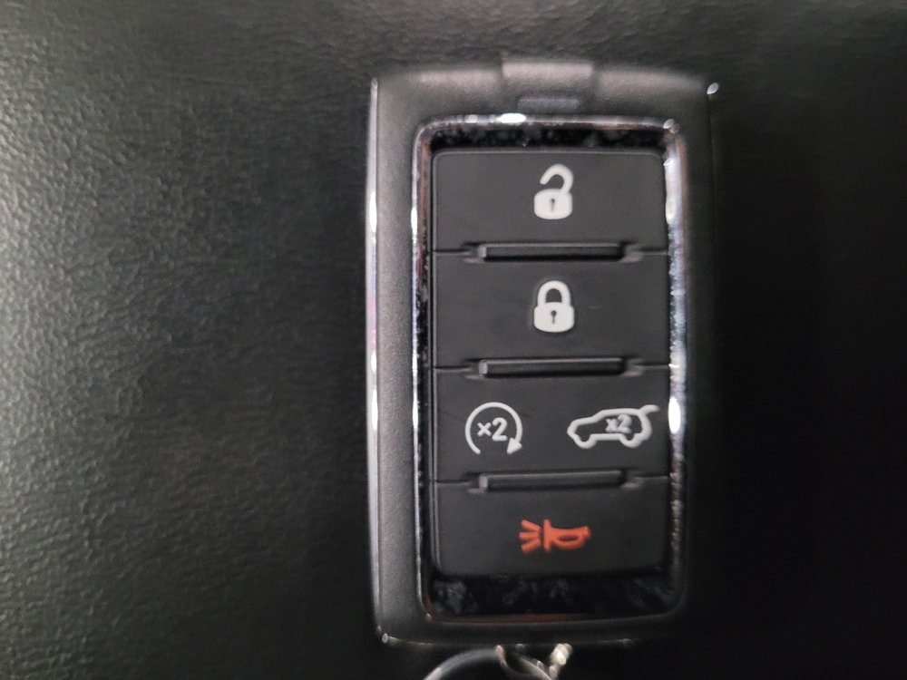 Used 2023 Jeep Grand Cherokee Laredo w/ Luxury Tech Group I image 32