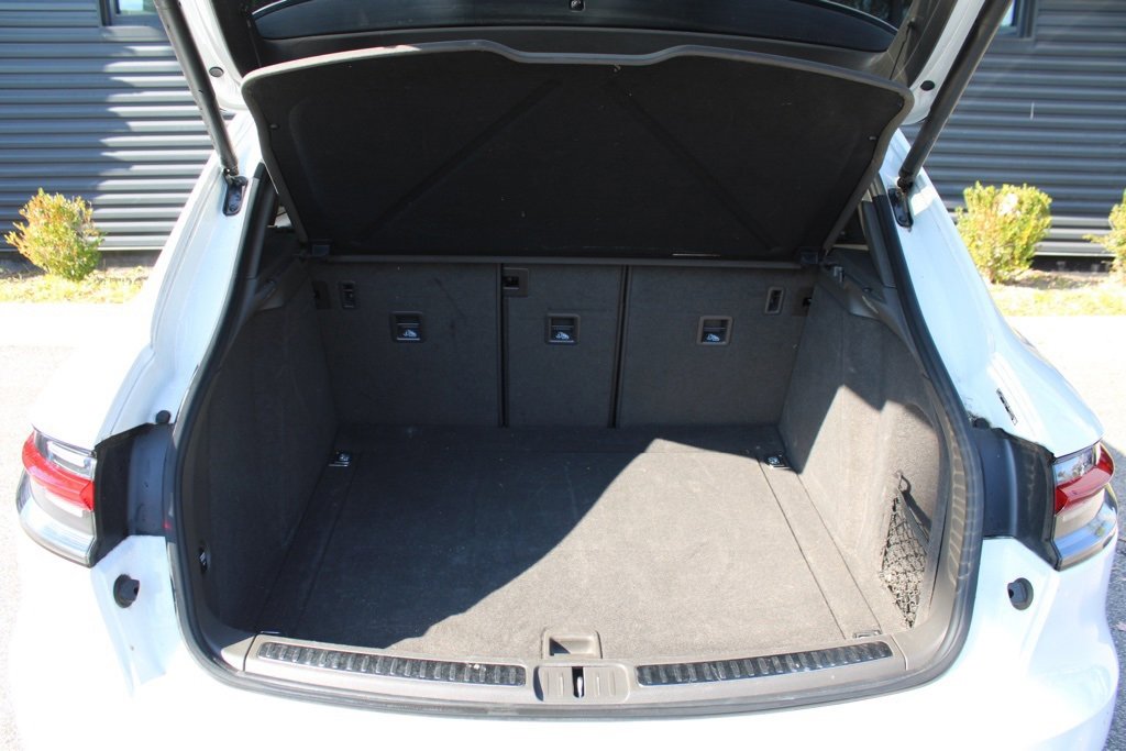 Used 2021 Porsche Macan image 30