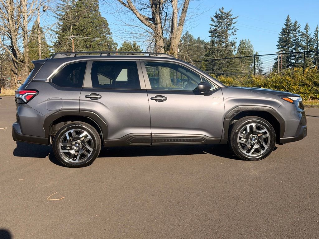Used 2025 Subaru Forester Premium image 8