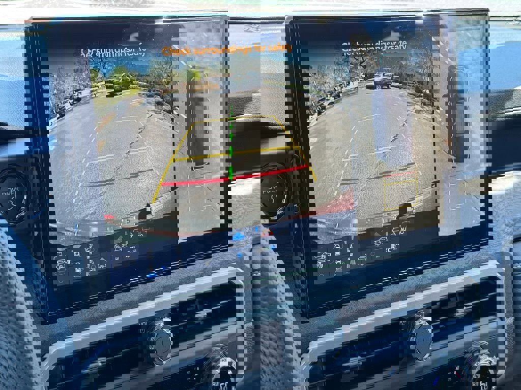 Used 2026 Toyota Tacoma Limited image 31