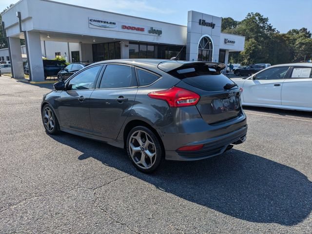 Used 2018 Ford Focus ST FWD image 7