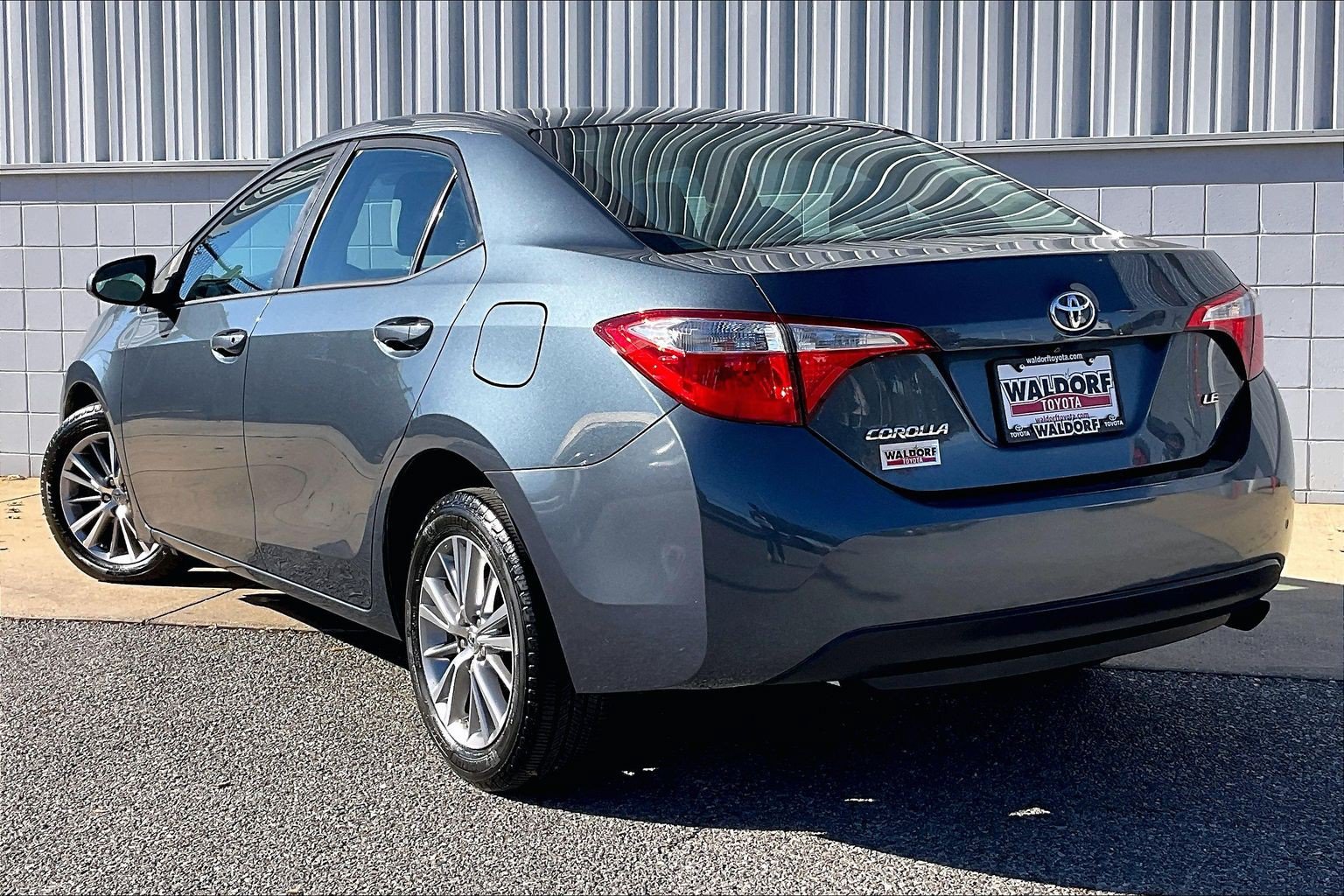 Used 2015 Toyota Corolla LE FWD image 15