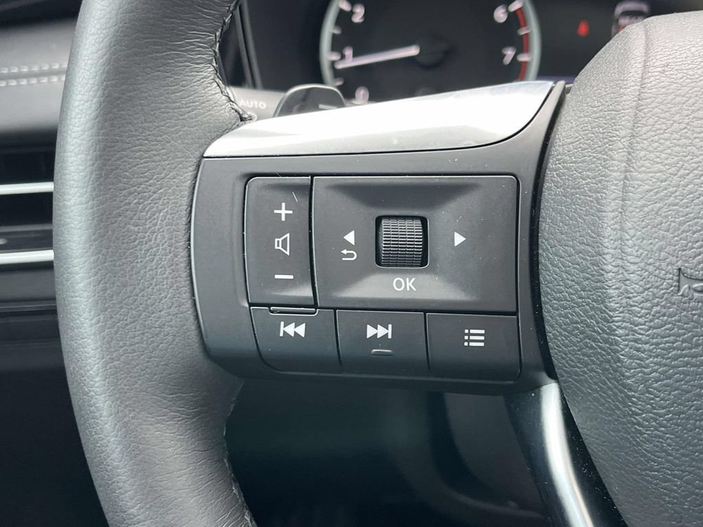 Used 2025 INFINITI QX60 Pure w/ Cargo Package FWD image 22
