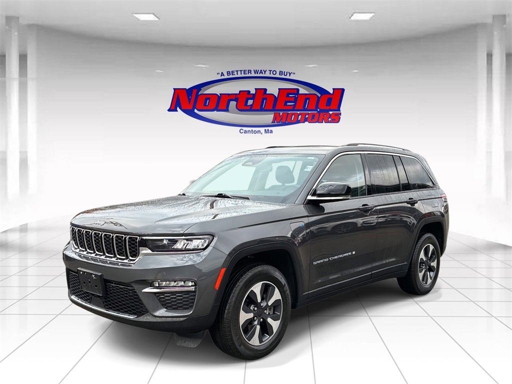 Used 2023 Jeep Grand Cherokee 4WD 4xe image 3