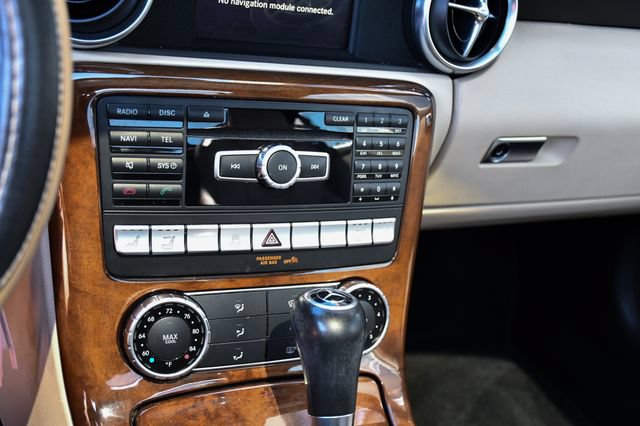Used 2015 Mercedes-Benz SLK 250 image 32