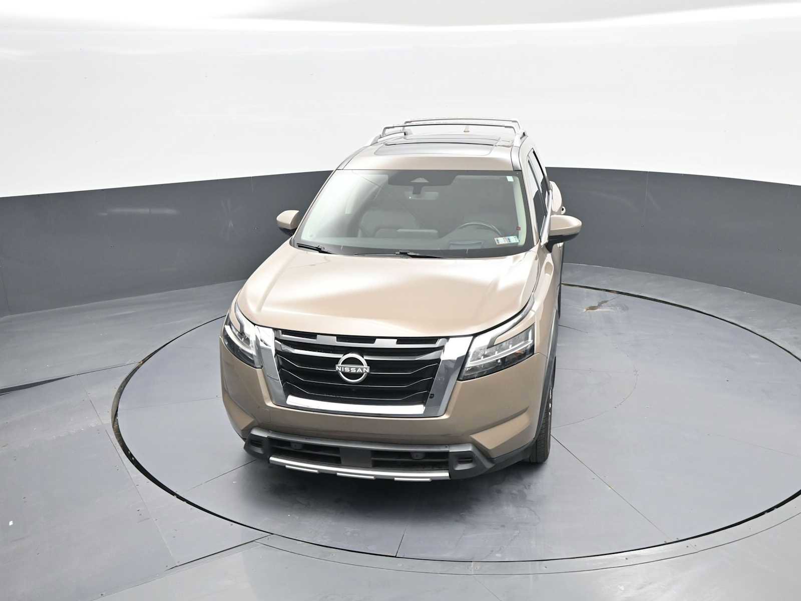 Used 2023 Nissan Pathfinder Platinum w/ Cargo Package AWD/4WD image 11