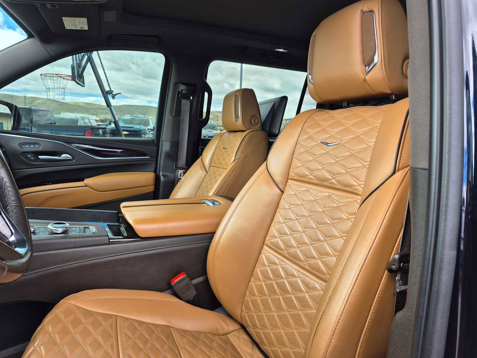 Used 2021 Cadillac Escalade ESV Premium Luxury w/ Driver Assist Tech Package image 4