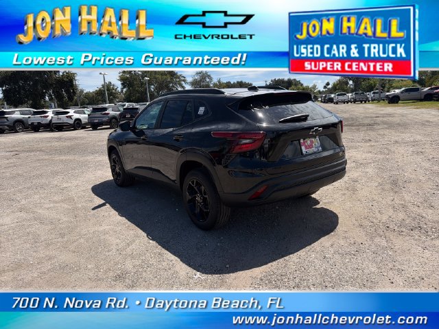 Used 2026 Chevrolet Trax LT w/ Midnight Edition FWD image 6