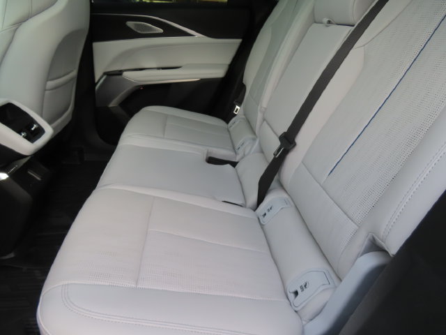 Used 2025 Cadillac Lyriq Luxury w/ LPO, Floor Liner Package AWD/4WD image 39