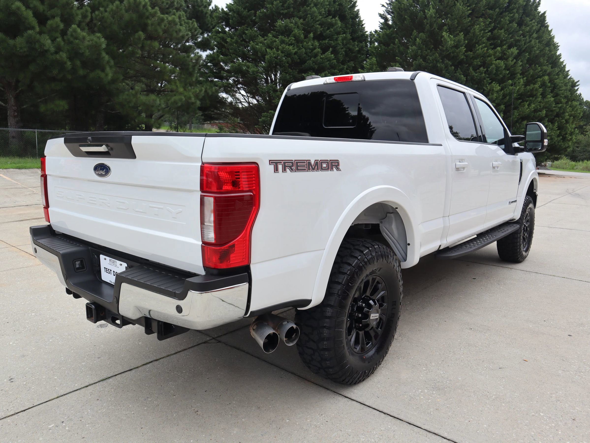 Used 2022 Ford F350 Lariat w/ Tremor Off-Road Package image 5