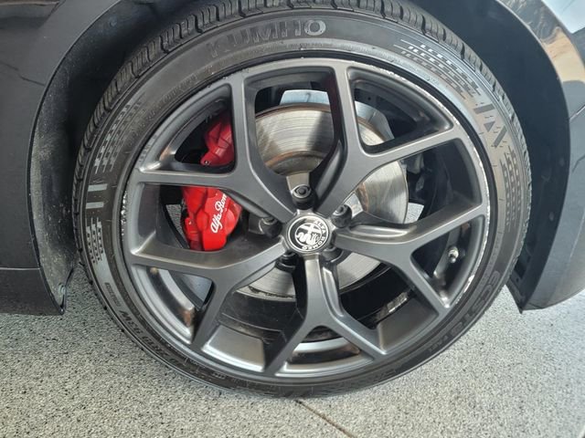 Used 2021 Alfa Romeo Giulia Ti w/ Nero Edizione image 6