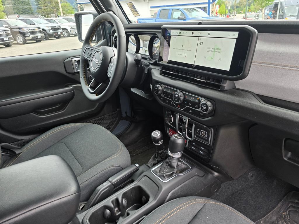 Used 2024 Jeep Wrangler Unlimited Sport AWD/4WD image 12