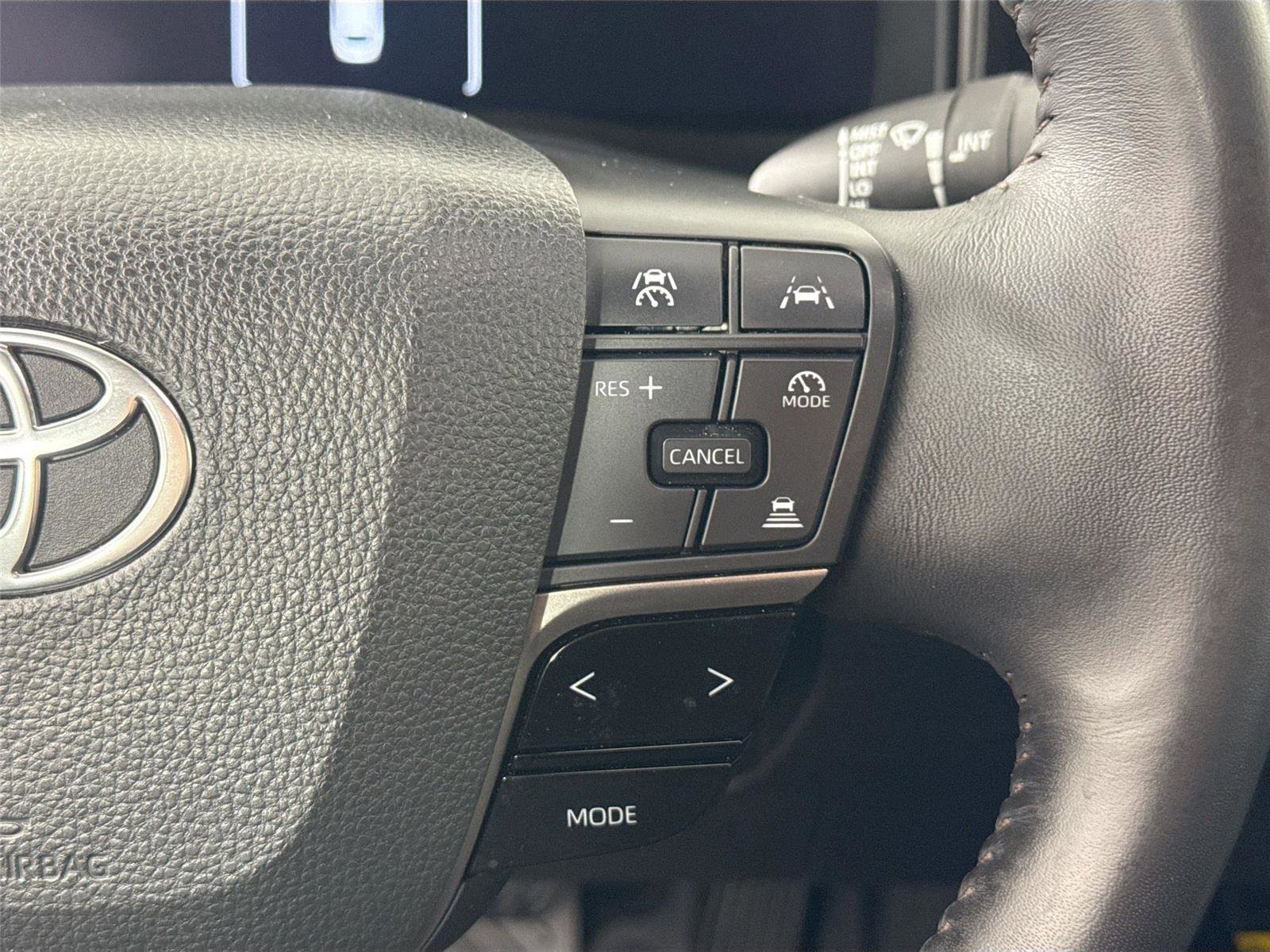 Used 2025 Toyota Camry XLE image 18