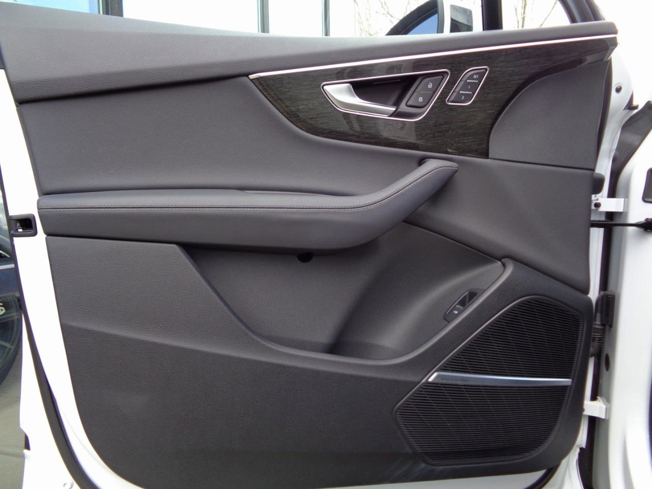 Used 2023 Audi Q7 3.0T Prestige w/ Prestige Package image 11