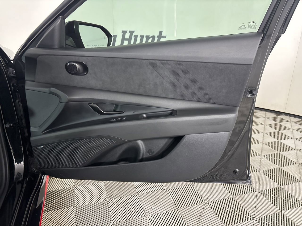 Used 2025 Hyundai Elantra N image 25