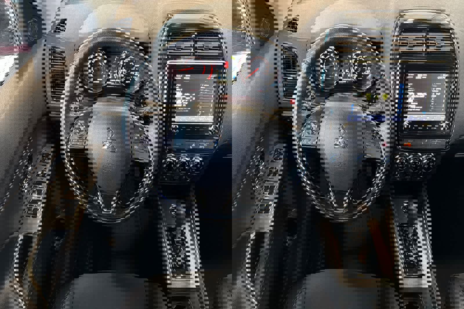 Used 2024 Mitsubishi Outlander Sport SE image 16