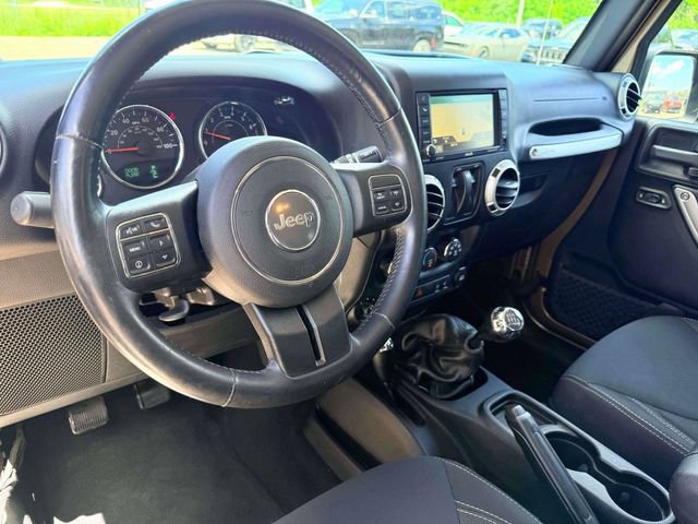 Used 2015 Jeep Wrangler Sahara w/ Connectivity Group AWD/4WD image 19