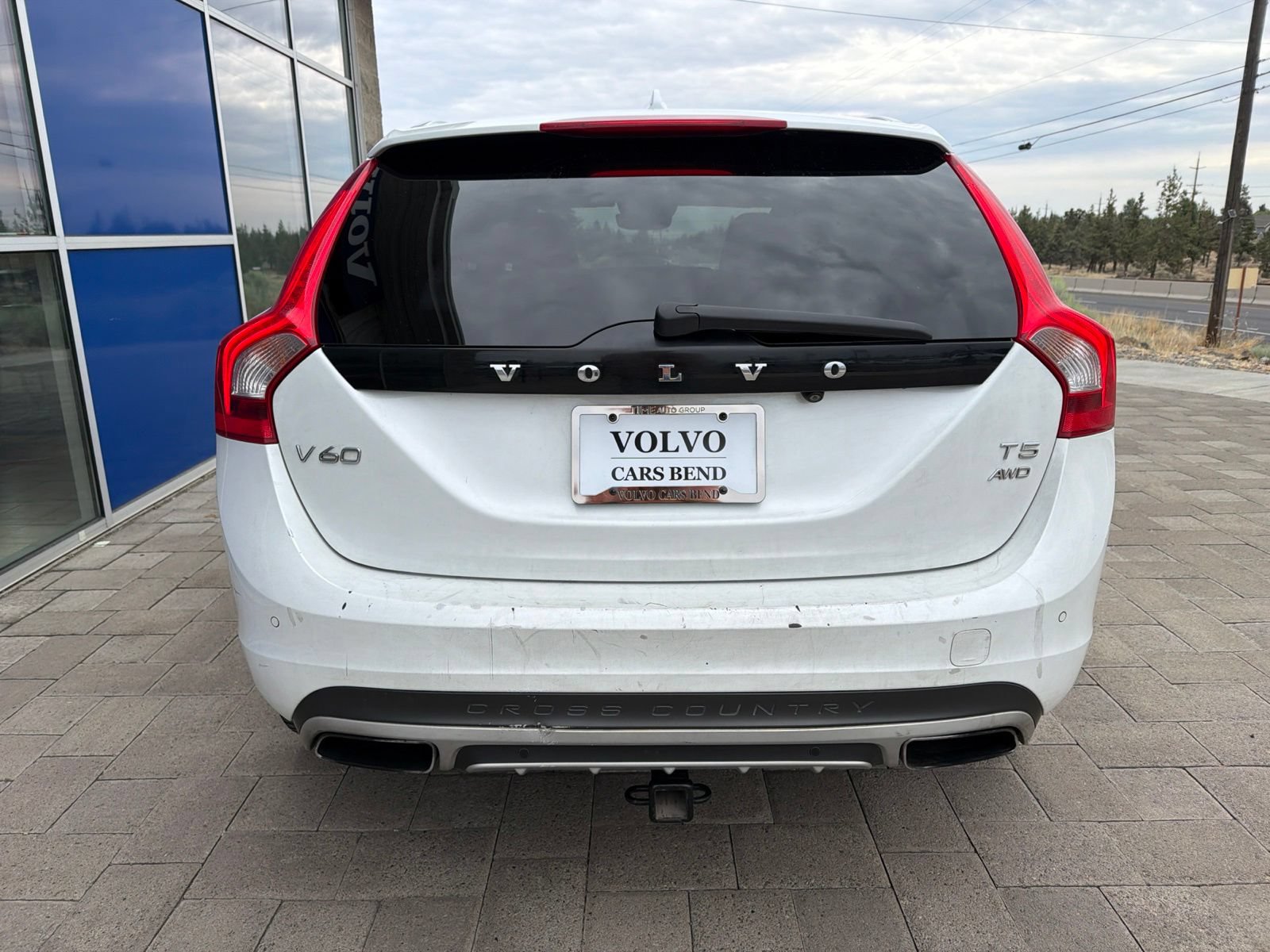 Used 2015 Volvo V60 T5 Cross Country Platinum w/ Climate Package AWD/4WD image 6