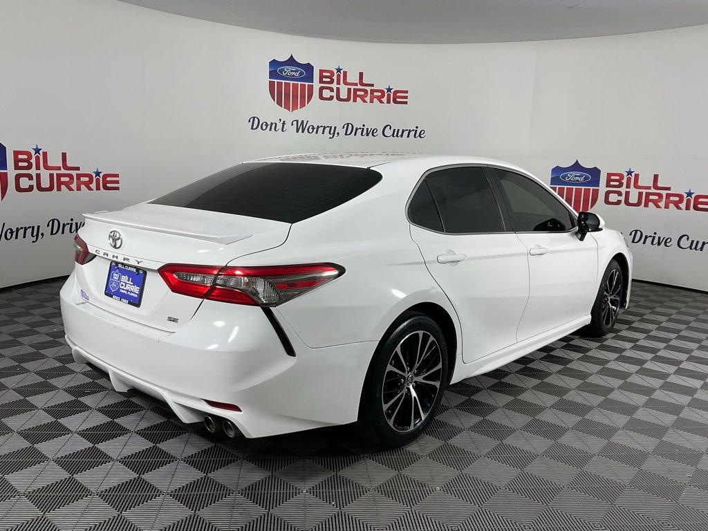 Used 2018 Toyota Camry SE FWD image 3