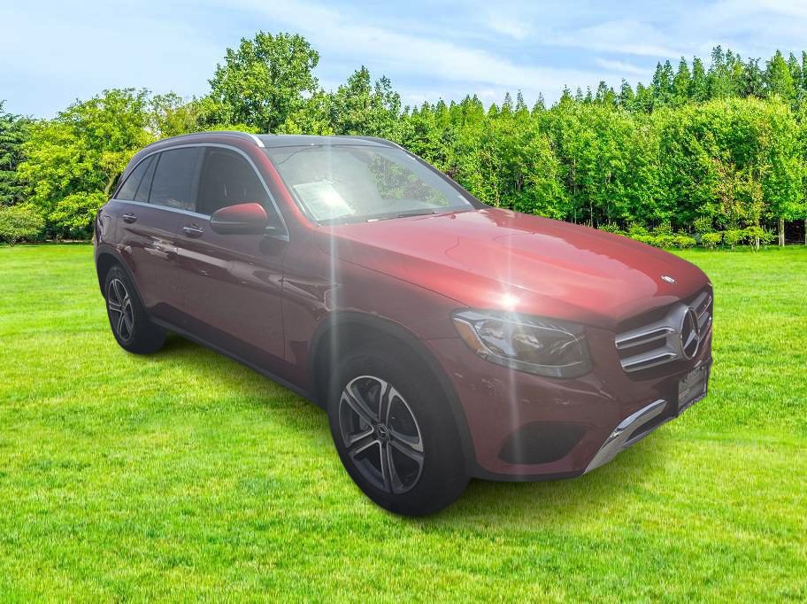 Used 2017 Mercedes-Benz GLC 300 4MATIC image 2