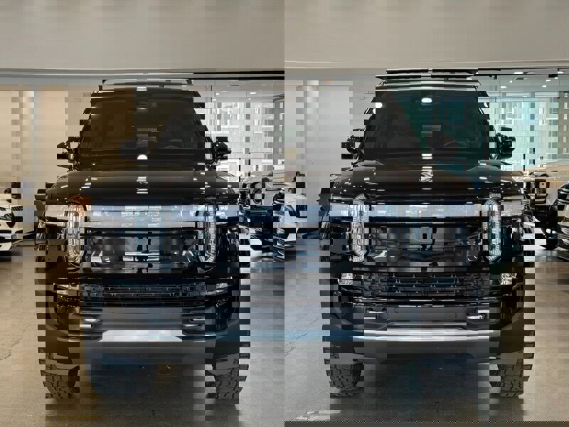 Used 2023 Rivian R1S Adventure image 2
