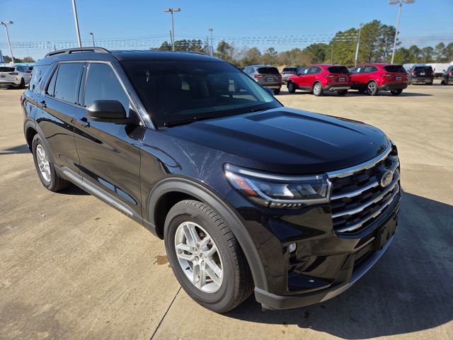 Used 2025 Ford Explorer Active w/ Active Comfort Package image 9