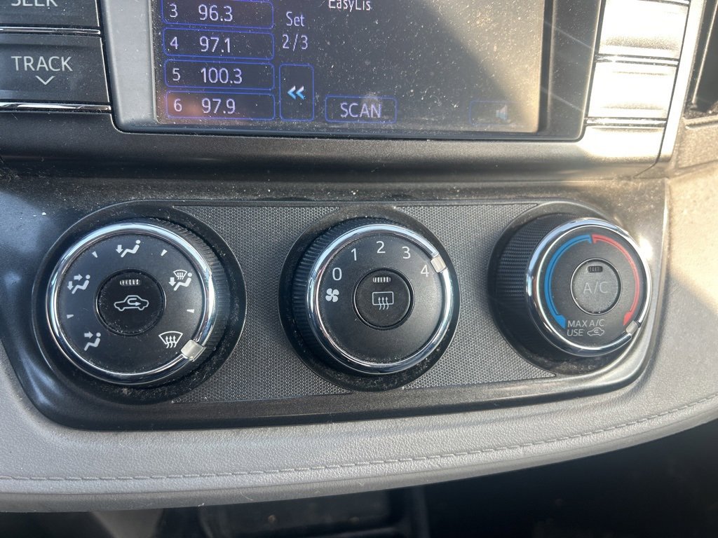 Used 2013 Toyota RAV4 LE image 27