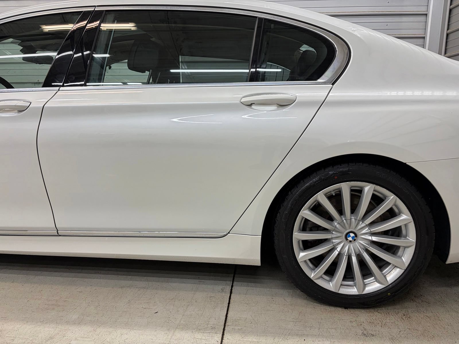 Used 2022 BMW 740i xDrive w/ Premium Package AWD/4WD image 8