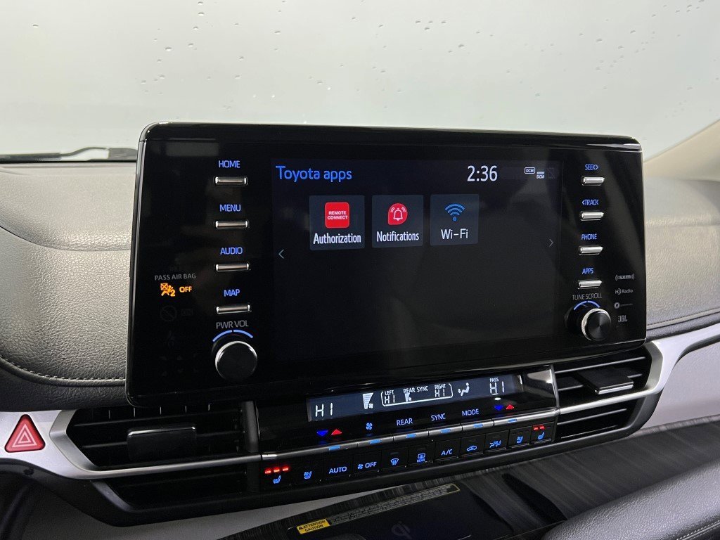 Used 2023 Toyota Sienna Limited image 52
