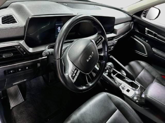 Certified 2024 Kia Telluride S w/ S Sunroof Package AWD/4WD image 9