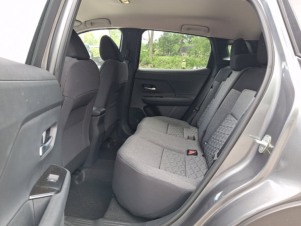 New 2026 Nissan Kicks SV w/ Cold Weather Package AWD/4WD image 5