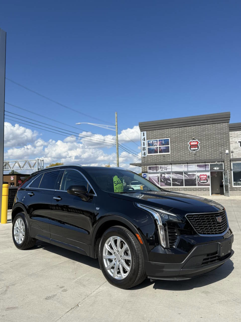 Used 2019 Cadillac XT4 Luxury w/ Cold Weather Package image 1