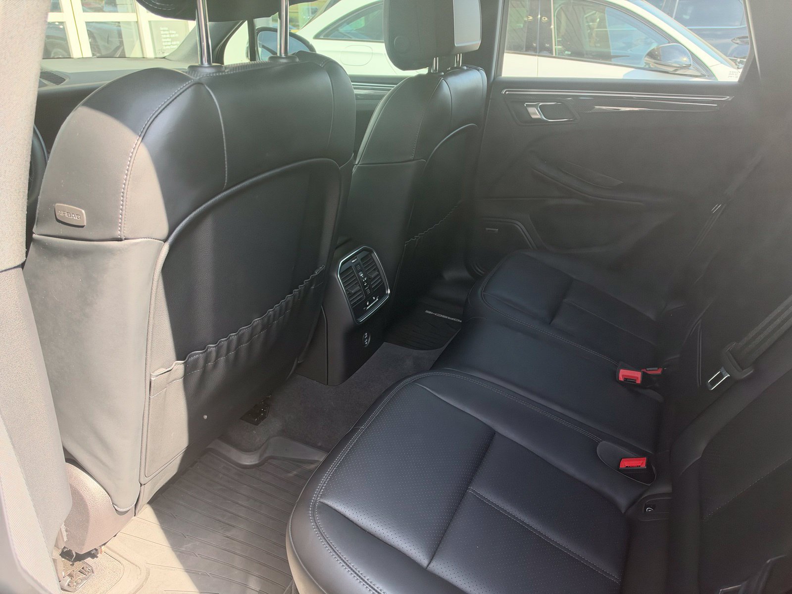 Used 2024 Porsche Macan AWD/4WD image 8