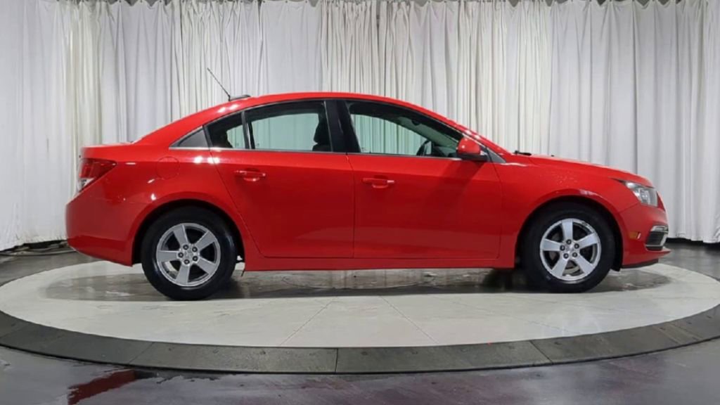 Used 2016 Chevrolet Cruze LT FWD image 11