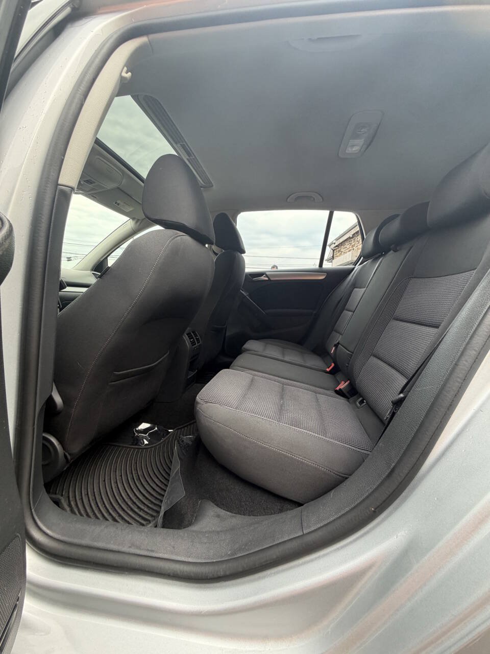 Used 2014 Volkswagen Golf 4-Door FWD image 27