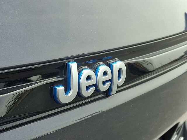 Used 2022 Jeep Grand Cherokee Summit AWD/4WD image 30