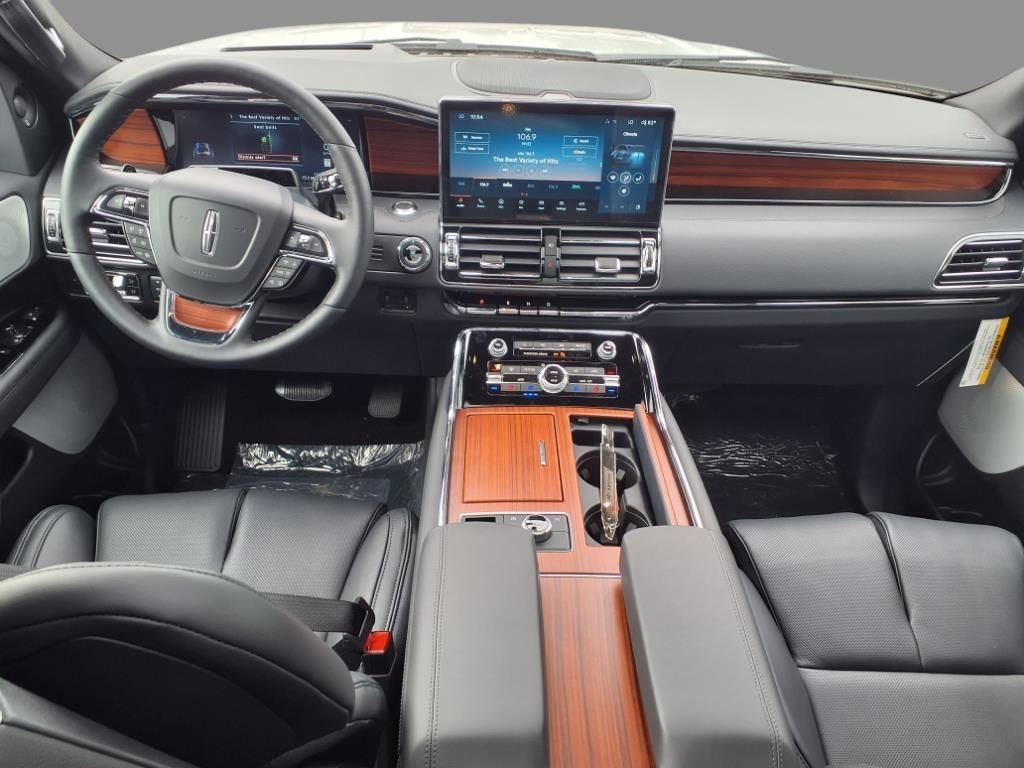 New 2024 Lincoln Navigator Reserve AWD/4WD image 13