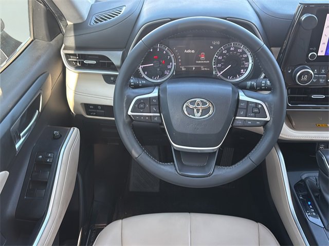 Used 2023 Toyota Highlander XLE image 20