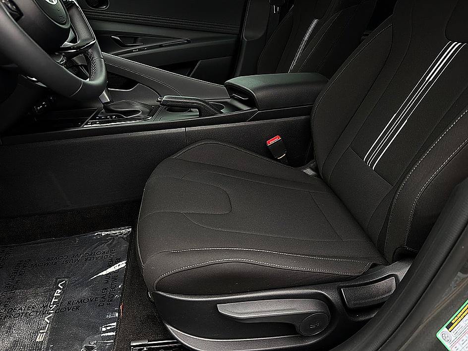 Certified 2026 Hyundai Elantra Sport w/ Cargo Package FWD image 10