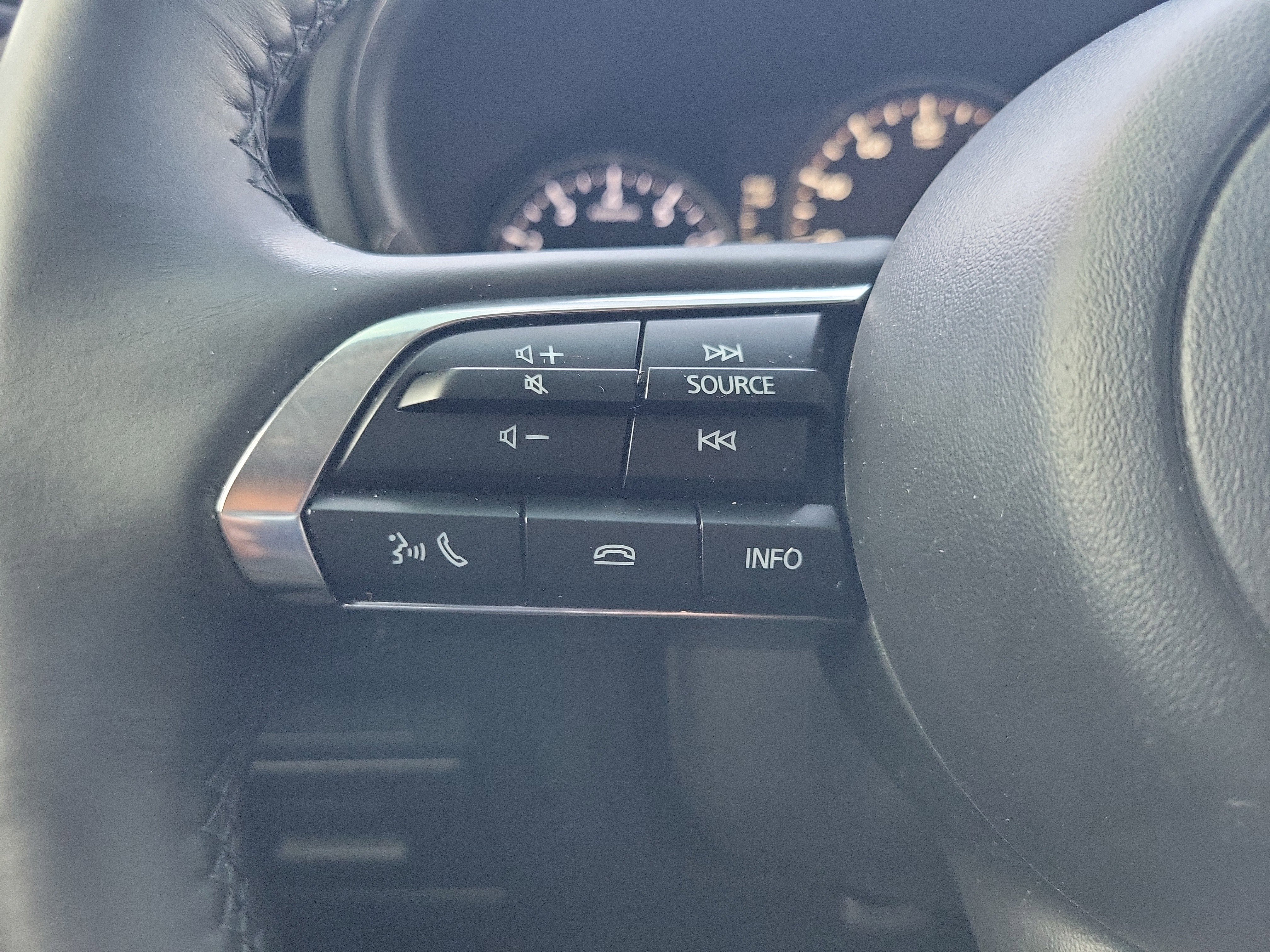 Used 2024 MAZDA MAZDA3 s image 22