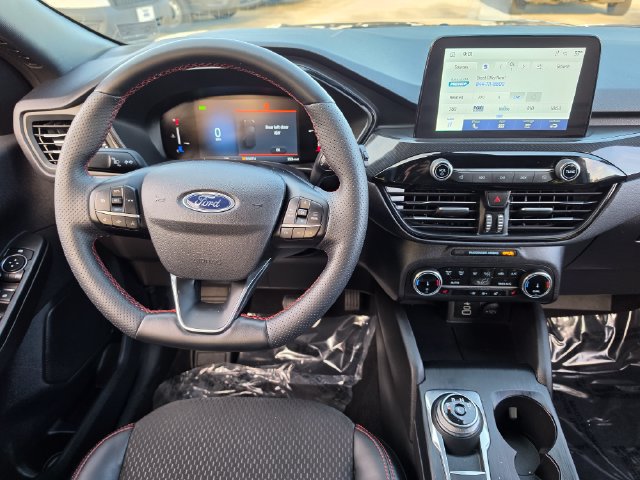 Used 2025 Ford Escape ST-Line Select AWD/4WD image 12