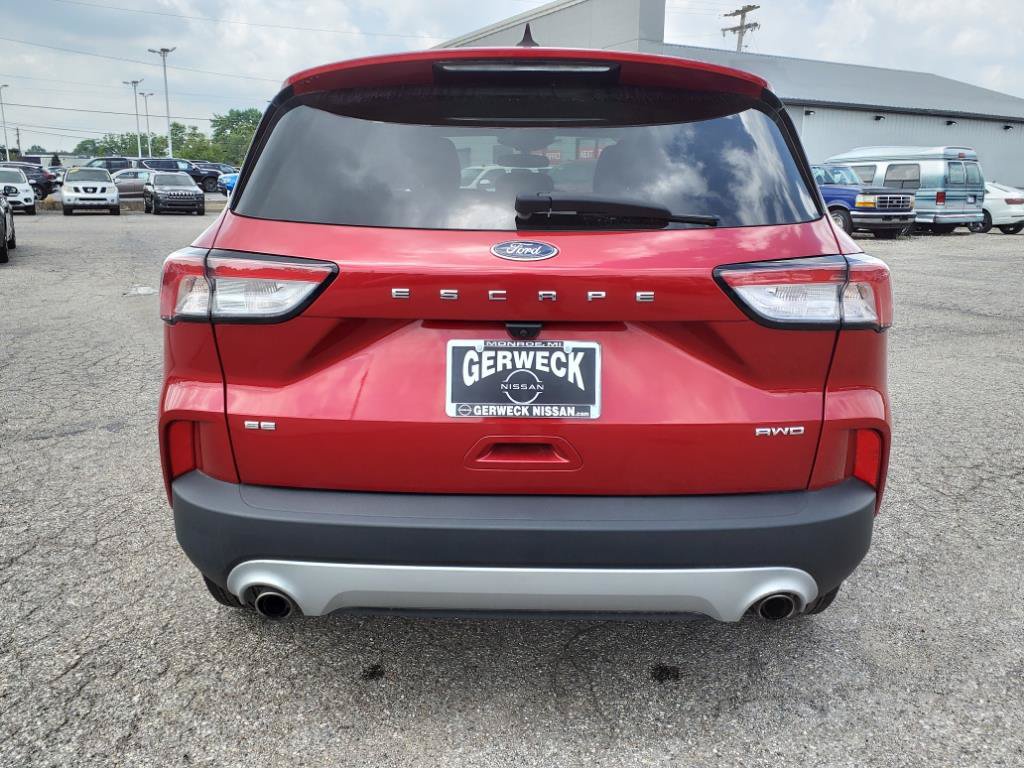 Used 2021 Ford Escape SE w/ Cold Weather Package AWD/4WD image 8