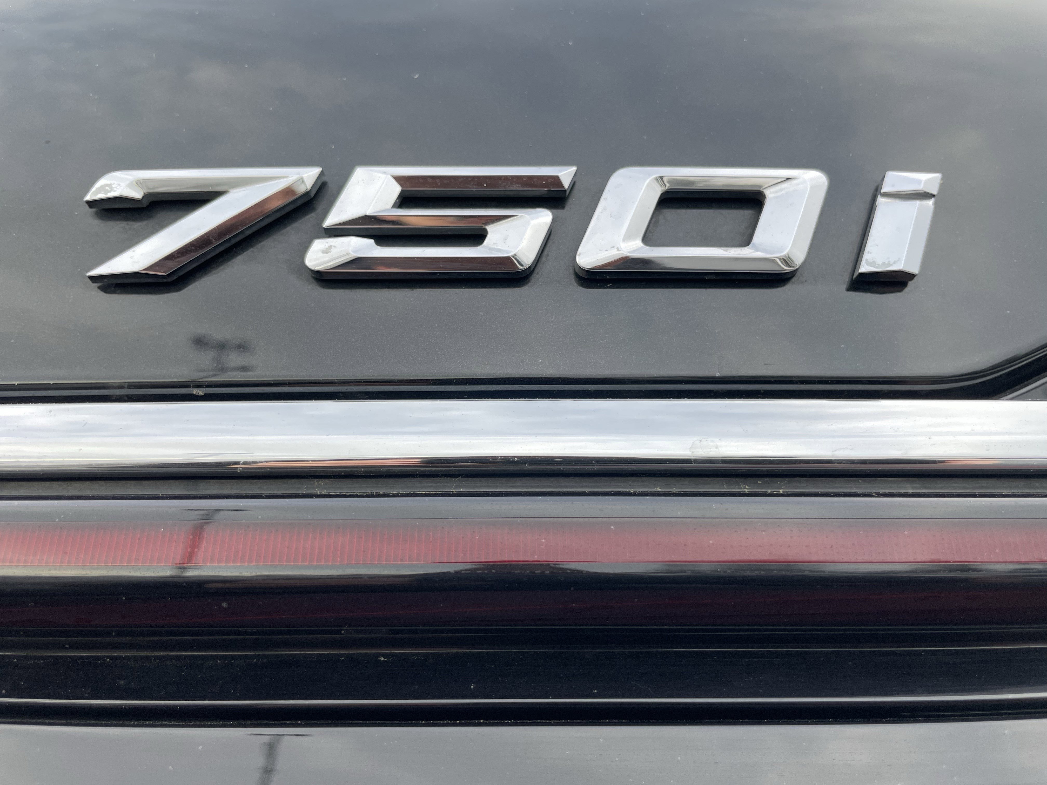 Used 2022 BMW 750i xDrive image 33