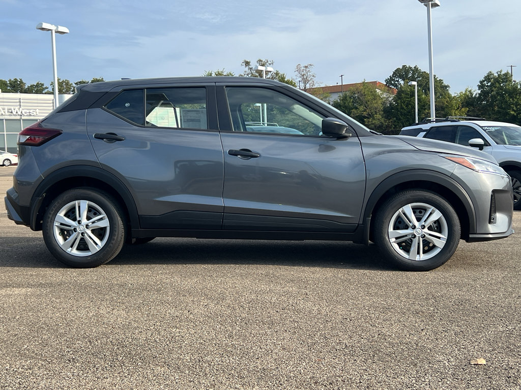 New 2025 Nissan Kicks Play S image 8